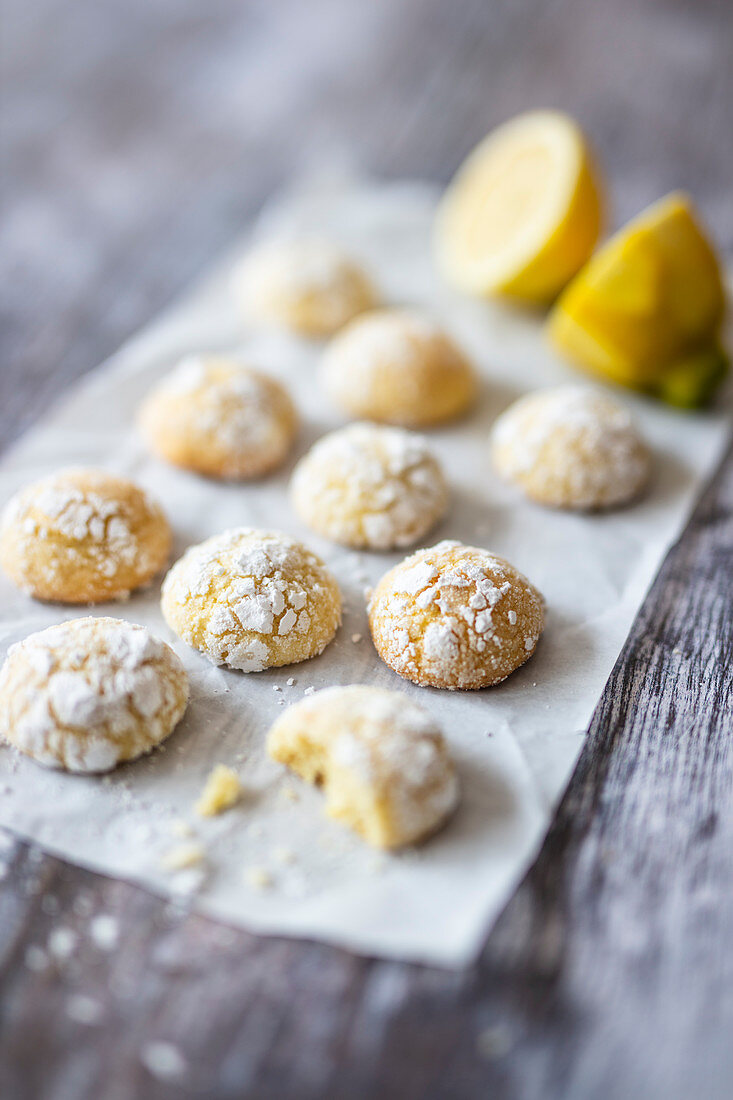Biscotti morbidi al limone (Italian lemon biscuits)
