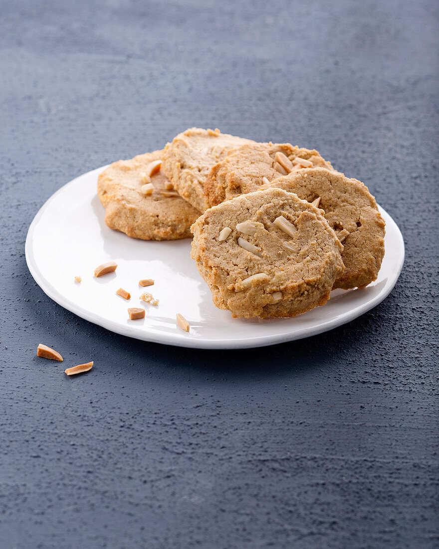 Vegane Buchweizen-Cookies mit Mandeln