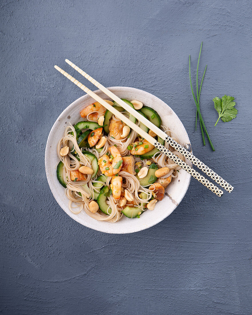 Oriental glass noodle salad with chicken and prawns