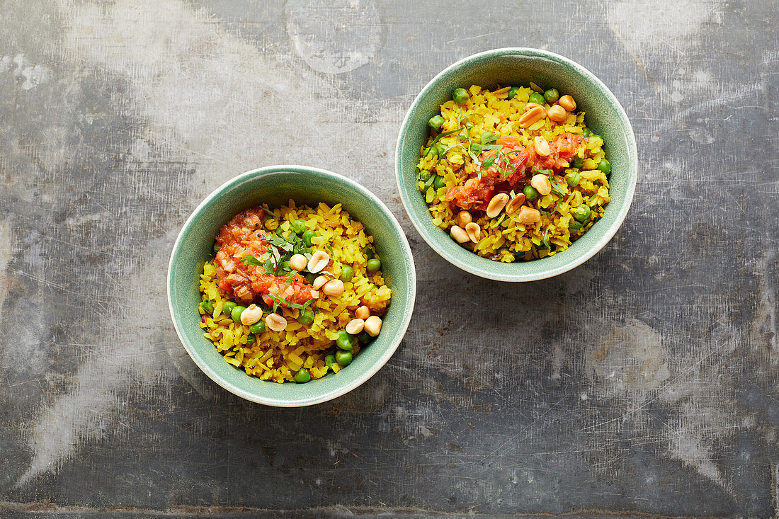 Quick spiced rice with peas and turmeric