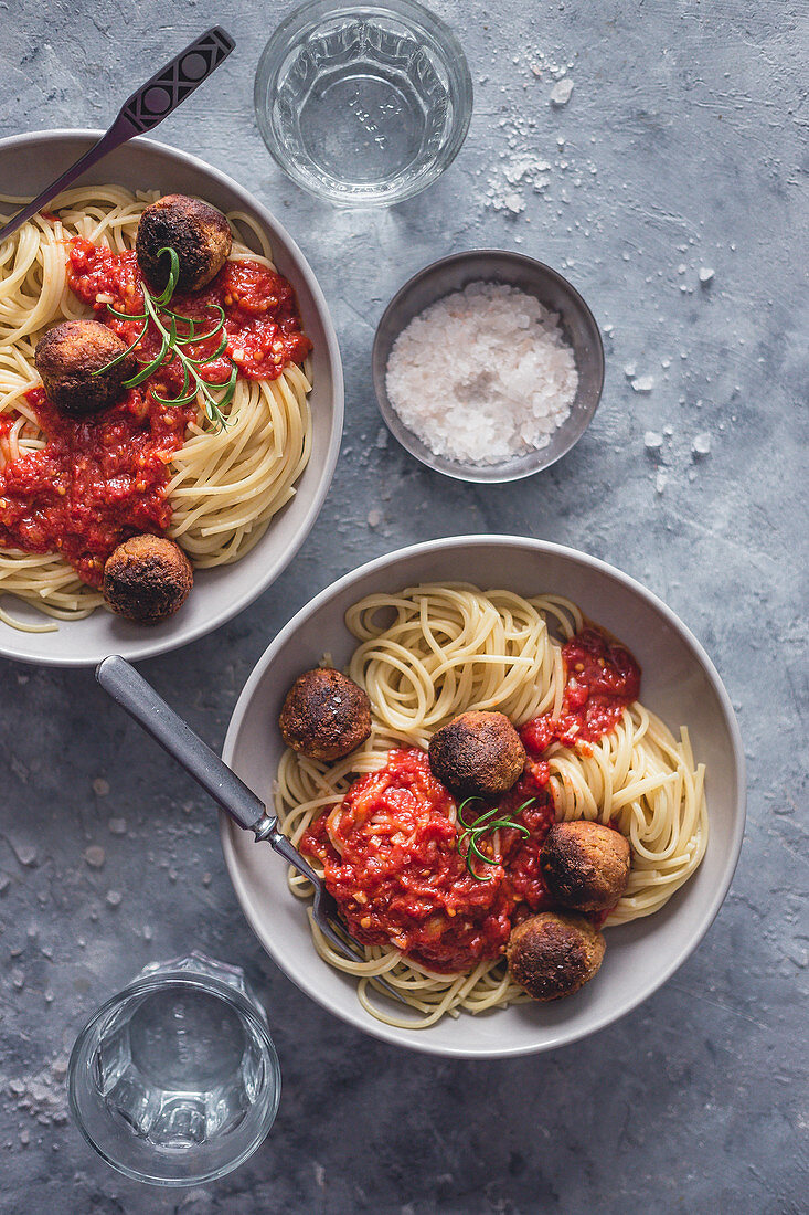 Spaghetti mit veganen Tofubällchen