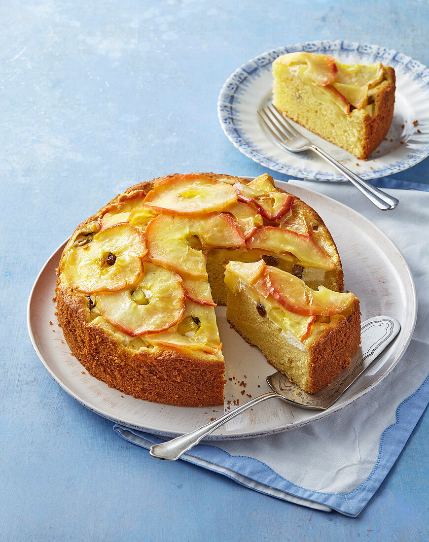 Apple cake with mascarpone