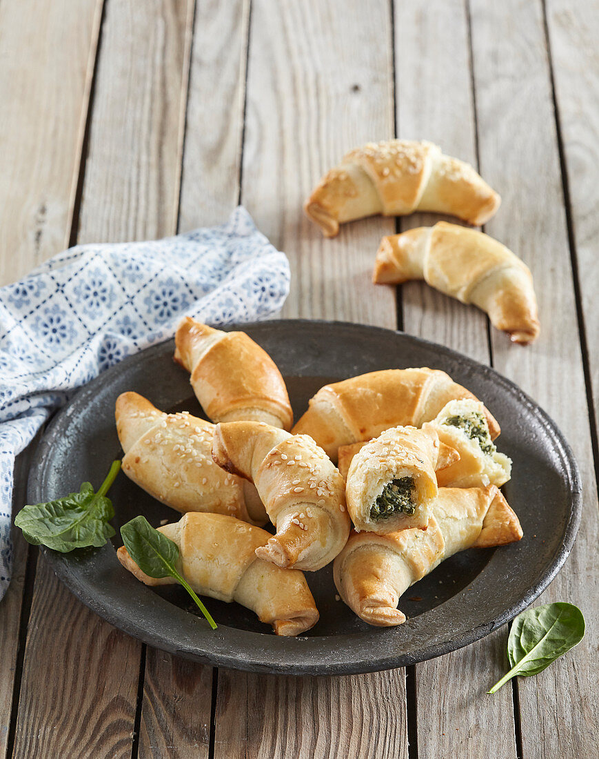 Small spinach croissants