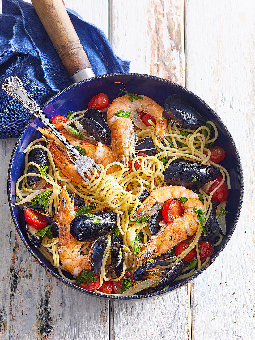 Spaghetti with seafood