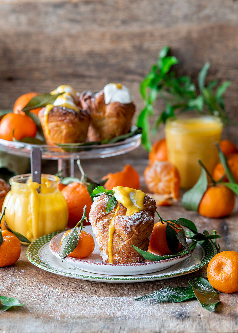 Cruffin mit Mandarinen-Curd