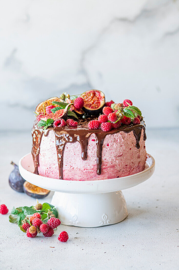 Raspberry cake with chocolate glaze