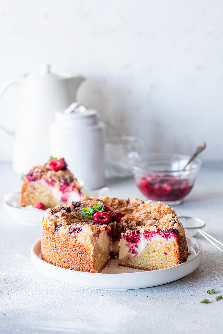 Raspberry cottage cheese cake