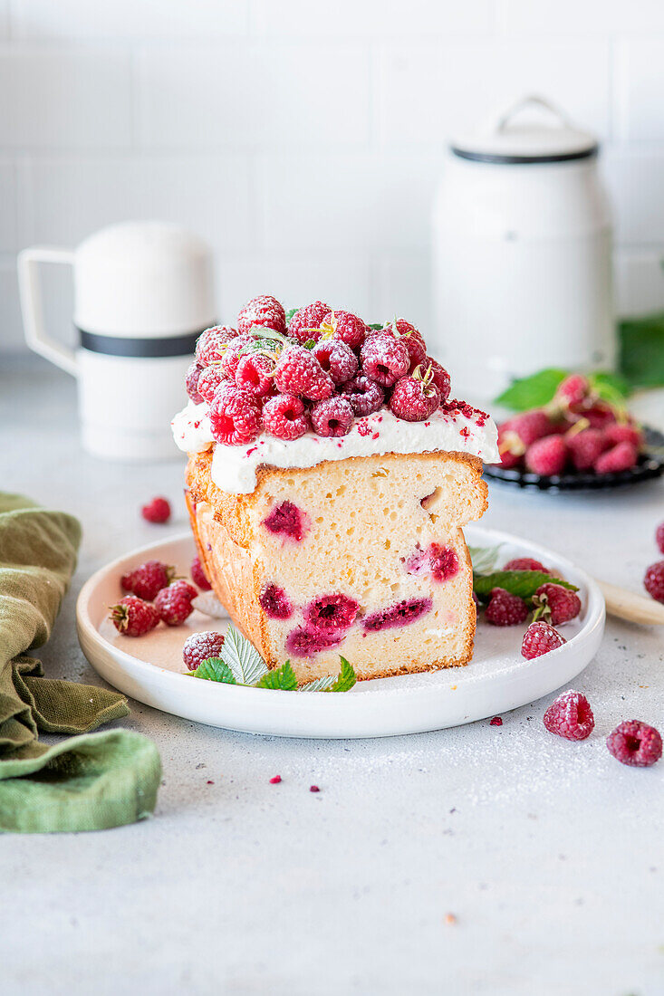 Pound Cake mit Himbeeren