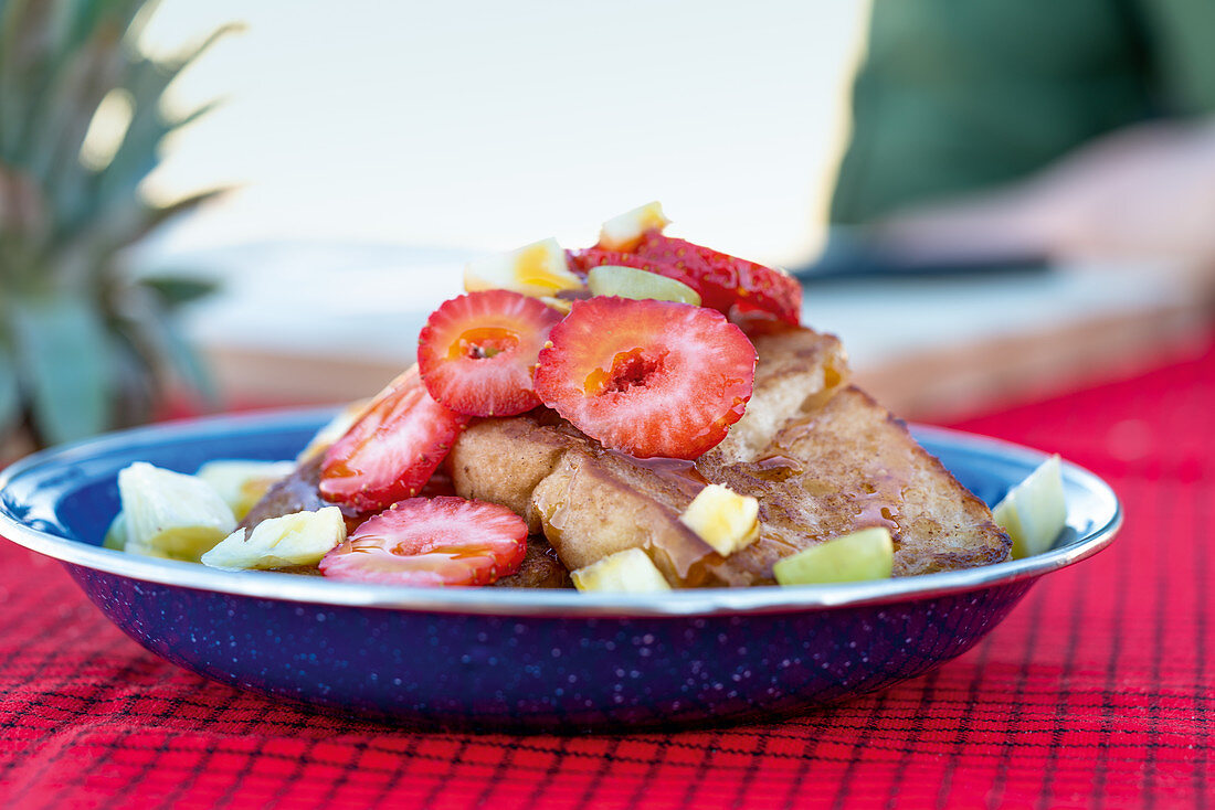 Cinnamon French toast with fresh fruits
