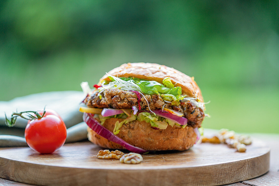 Veganer Pilz-Burger mit Walnüssen