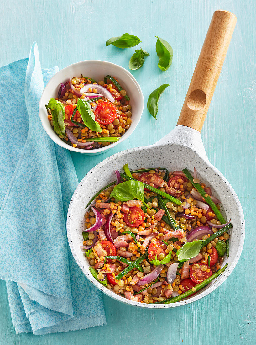 Lentils with vegetables and streaky bacon