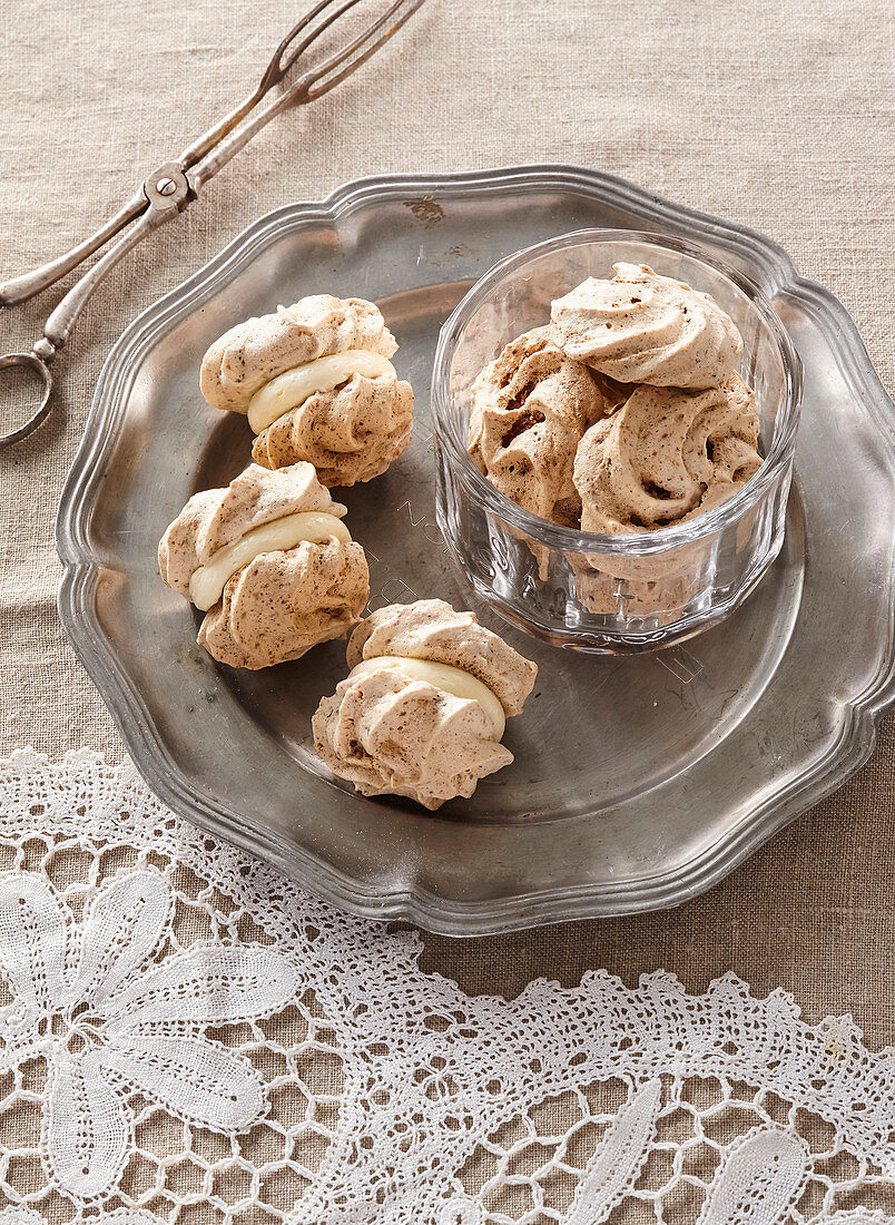 Layered nut meringues