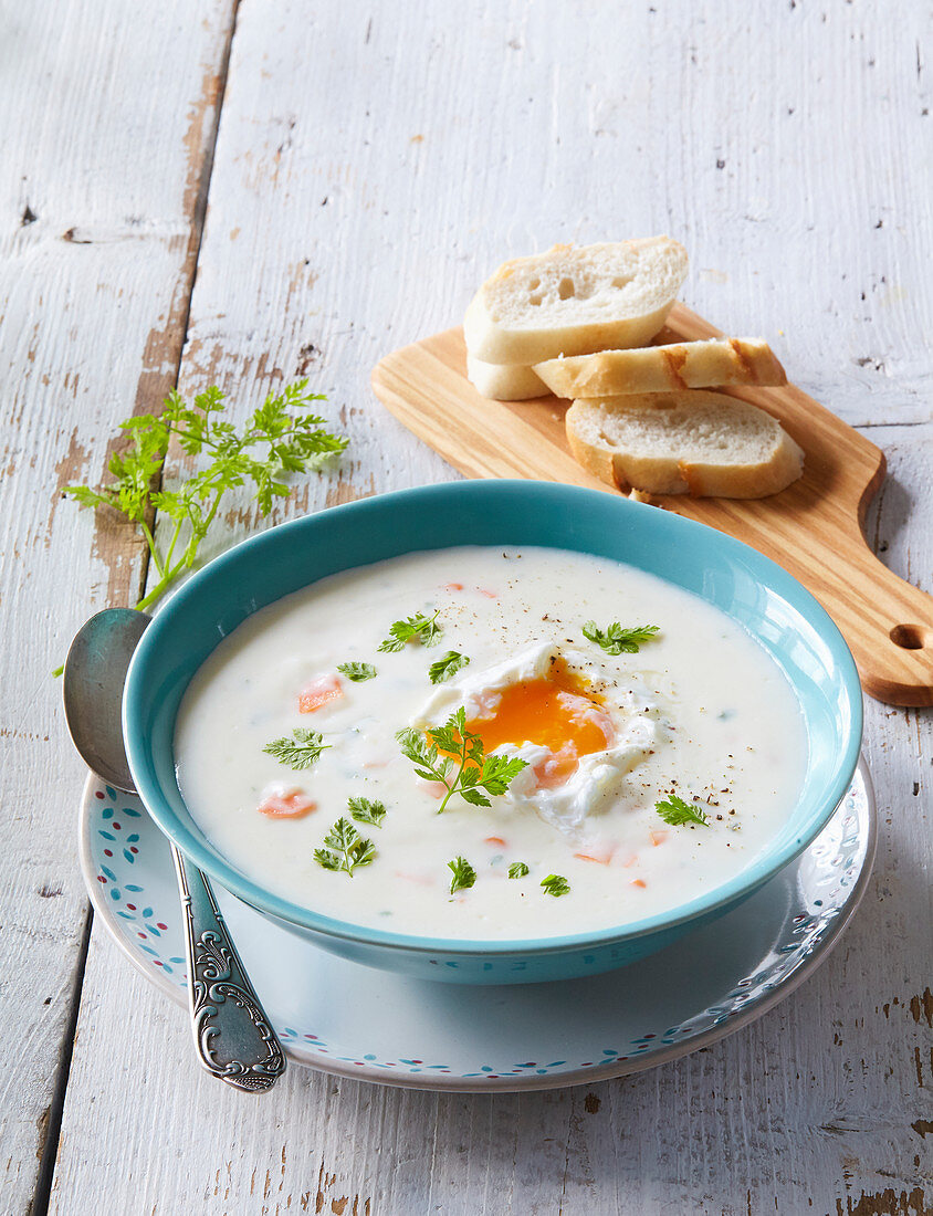 Chervil soup with poched egg