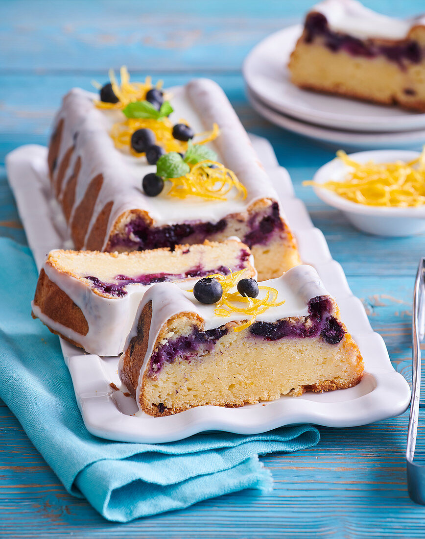 Sweet lemon loaf with blueberries