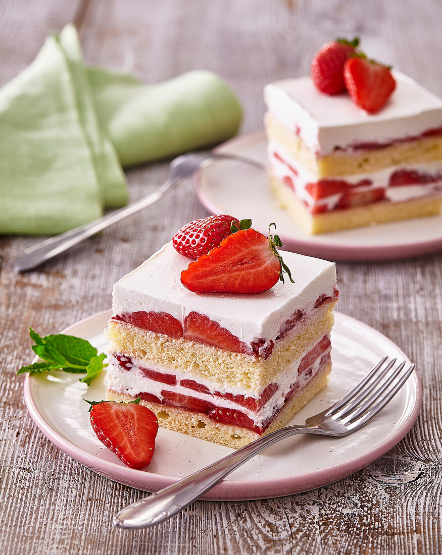 Creamy cuts with strawberries