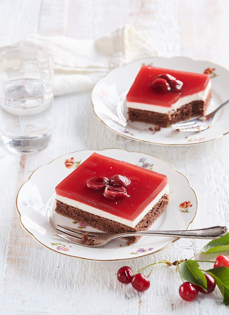 Cocoa cuts with cottage cheese and sour cherry jelly