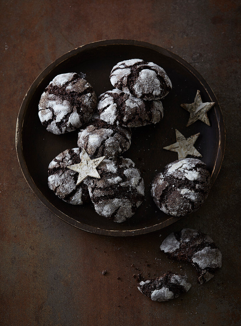 Chocolate Crinkle Cookies (Christmassy)