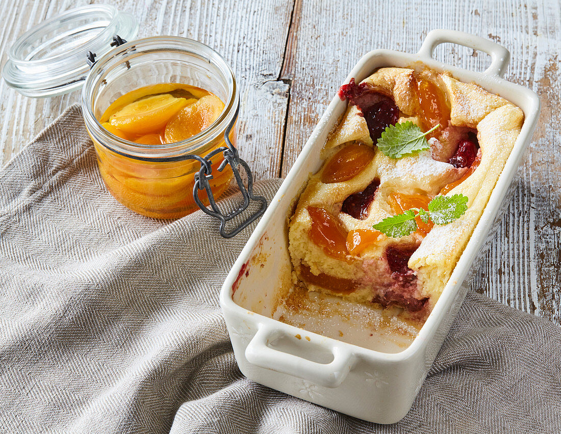 Semolina pudding with apricots