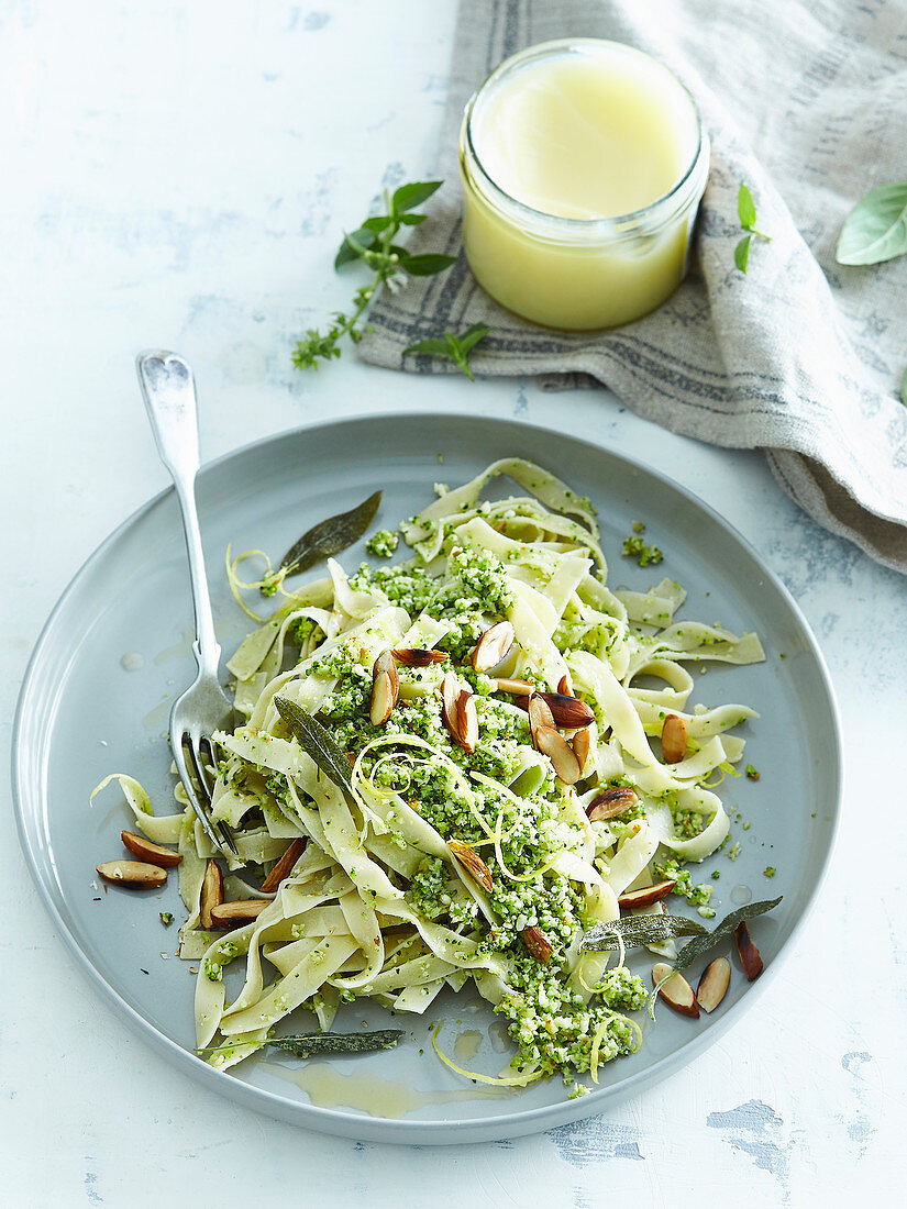 Noodles with broccoli pesto