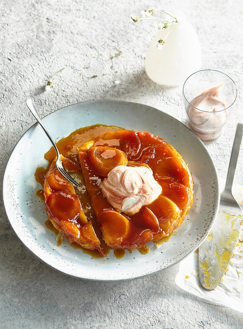 Reverse puff pastry cake with apples Tarte Tatin style