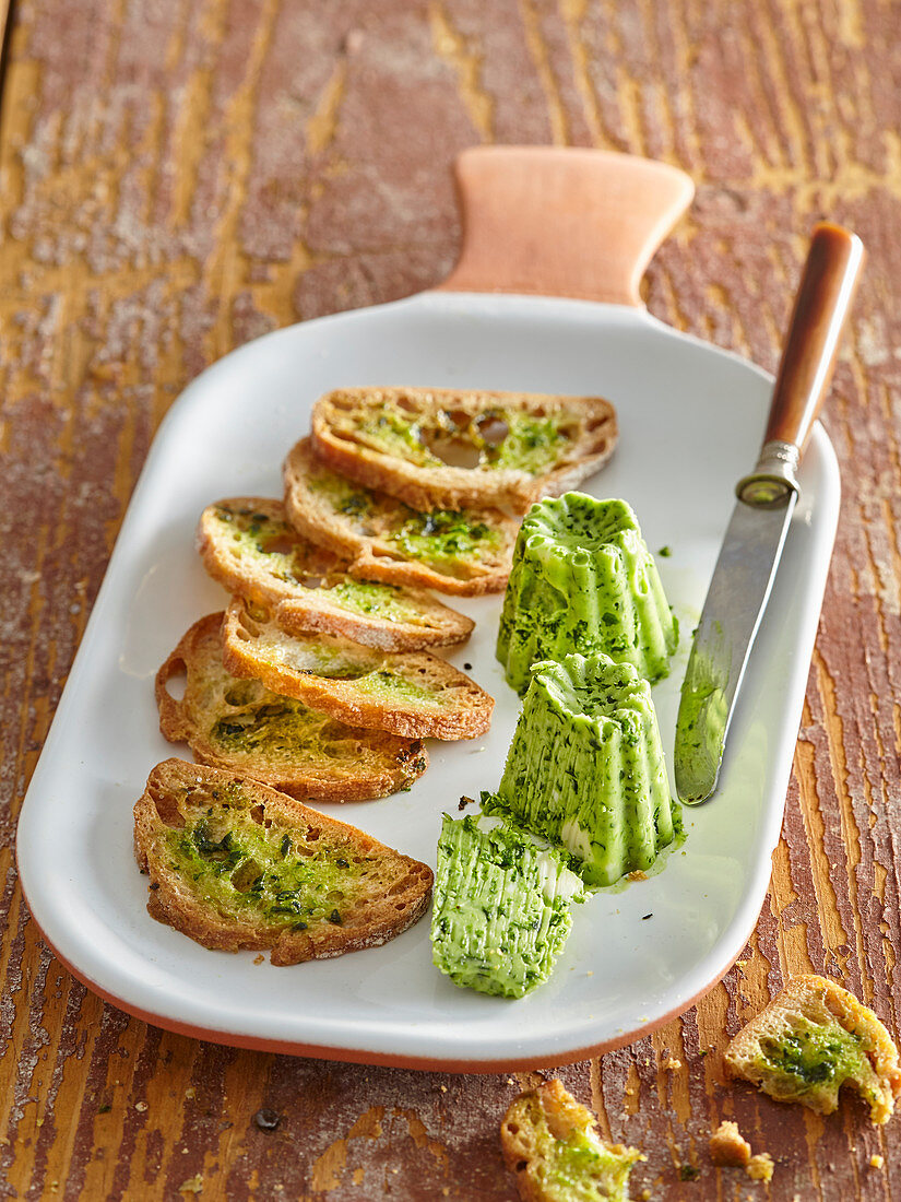 Röstbrot mit Knoblauchbutter