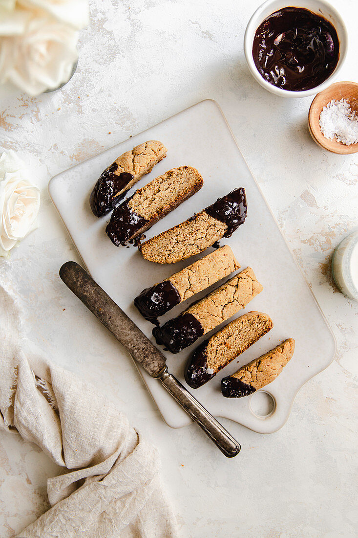 Schokoladen-Tahini-Biscotti