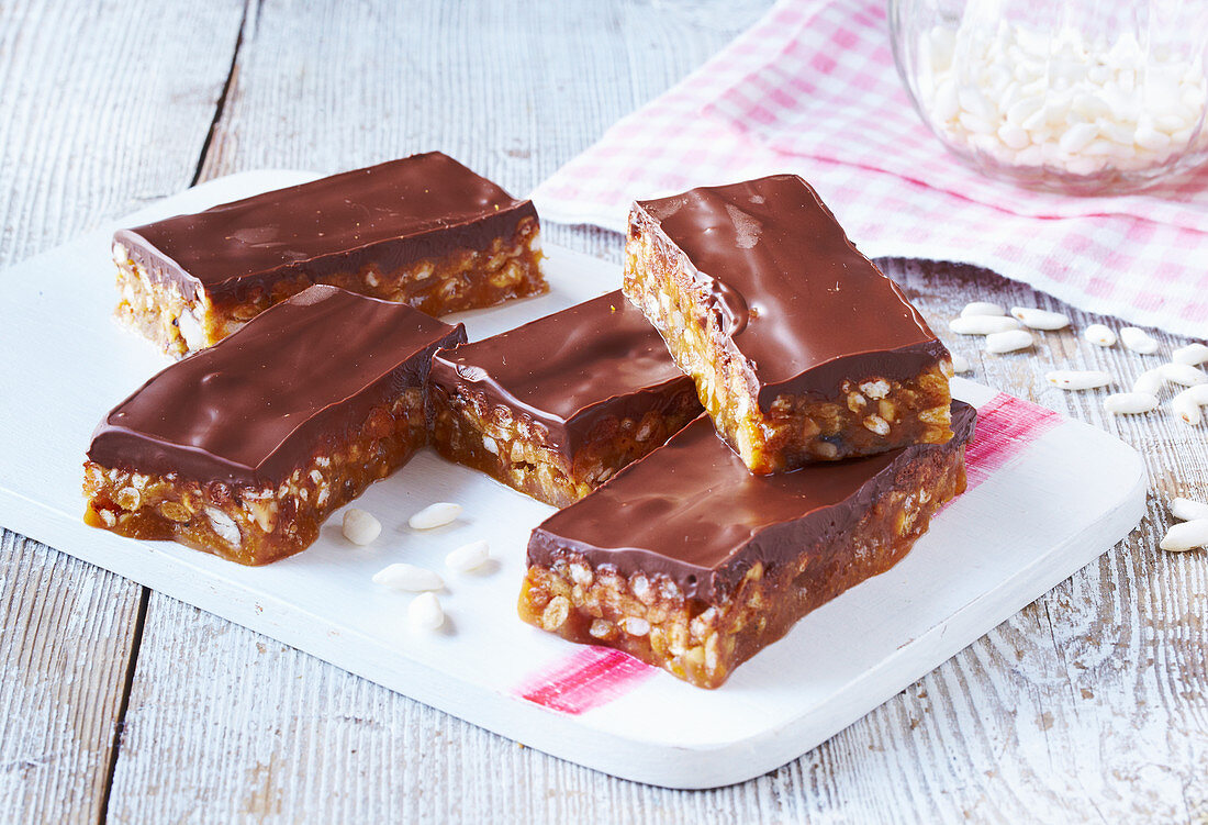 Puffed rice slices with caramel and chocolate ganache