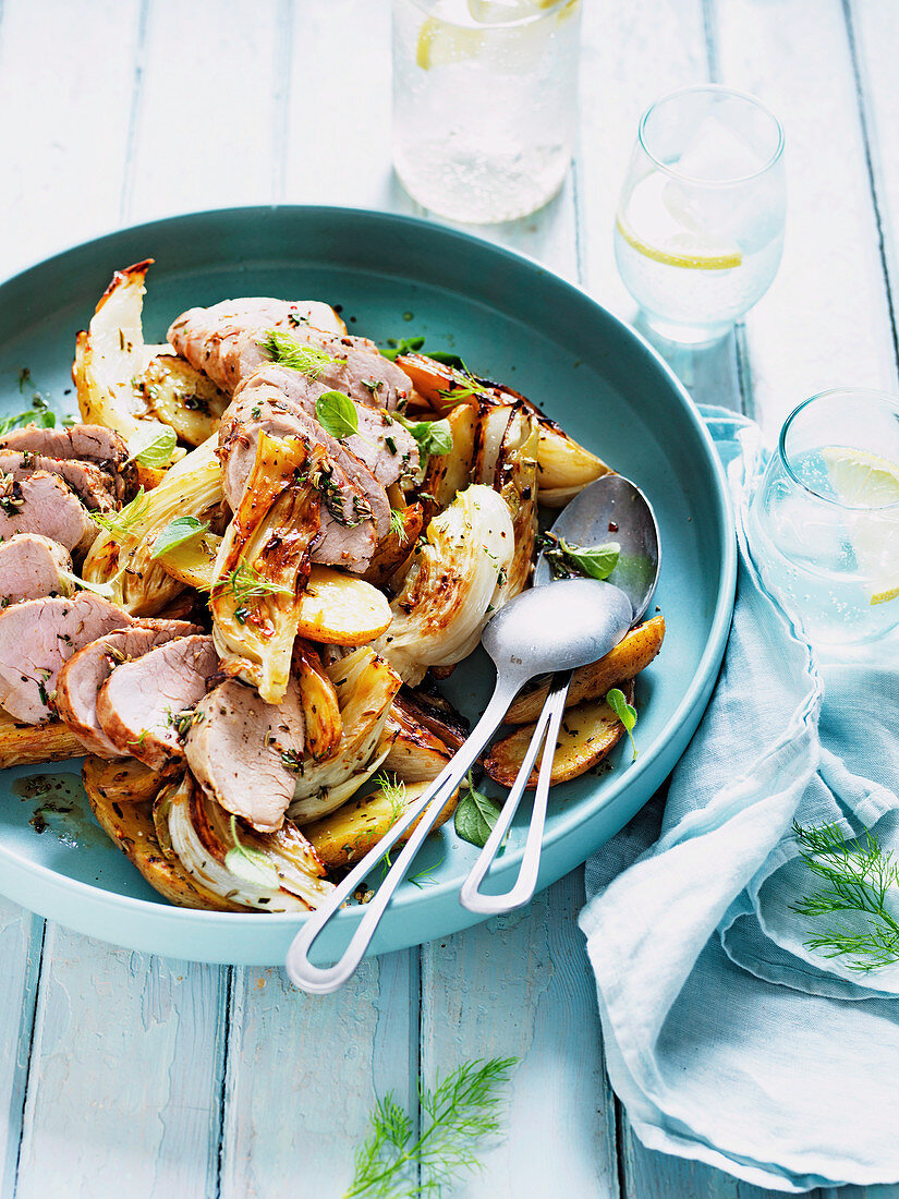 Gebratenes Schweinefilet mit Fenchel und Kartoffeln