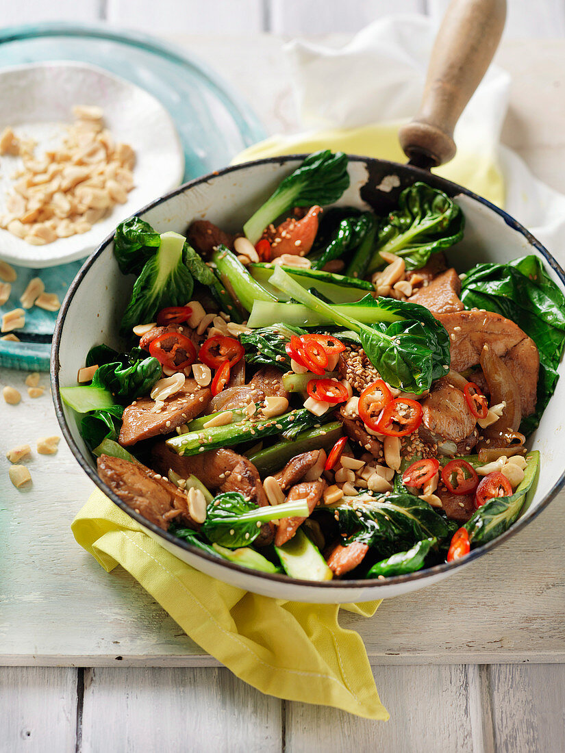 Hühnchen in Honig-Sojasauce mit Pak Choi (Asien)