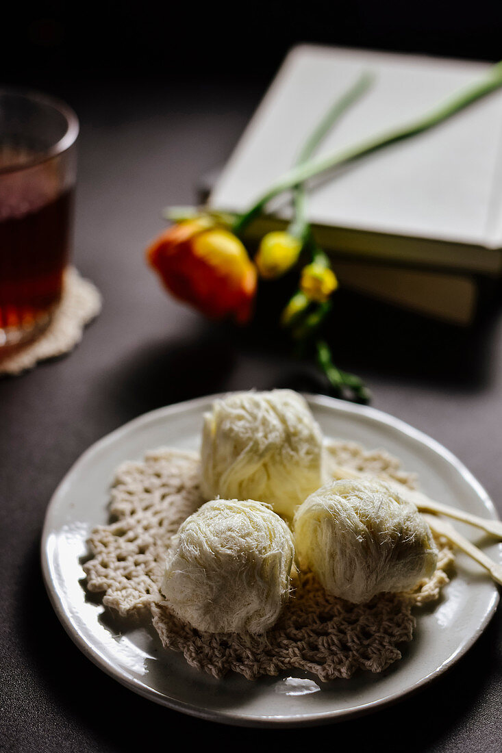 Longxu Su, dragon's beard candy (China)