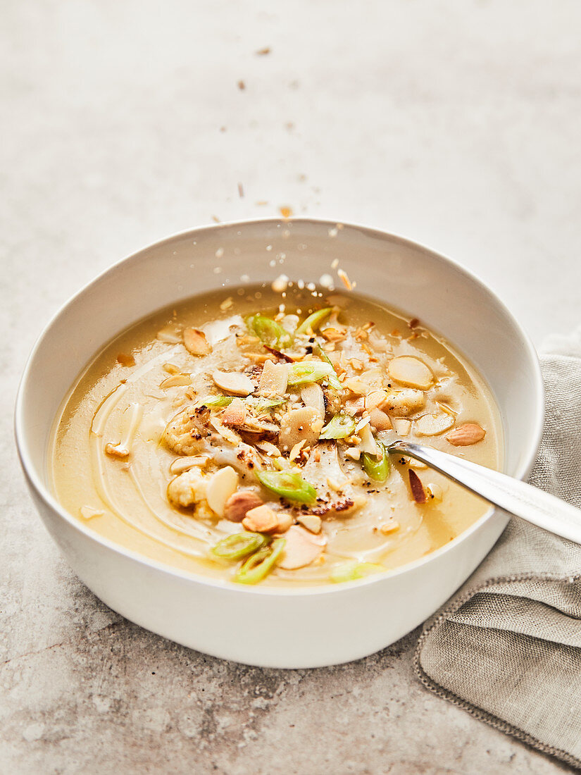Cauliflower soup with roasted peanuts
