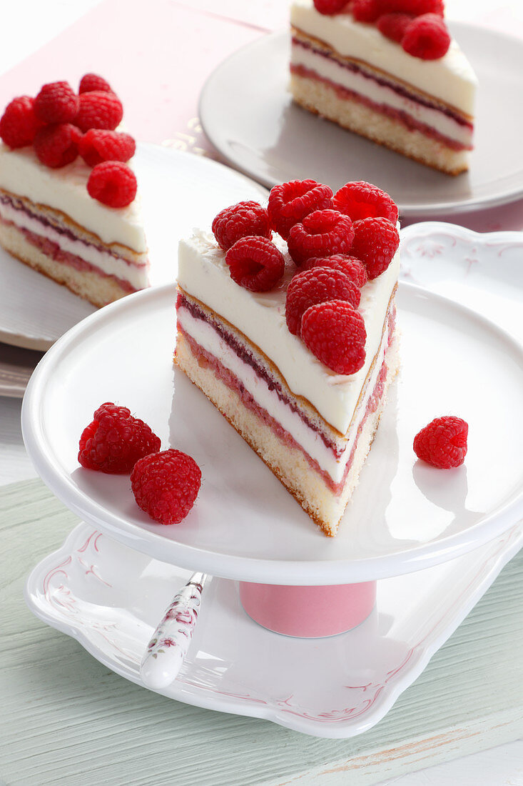 Raspberry and creamy layered cake