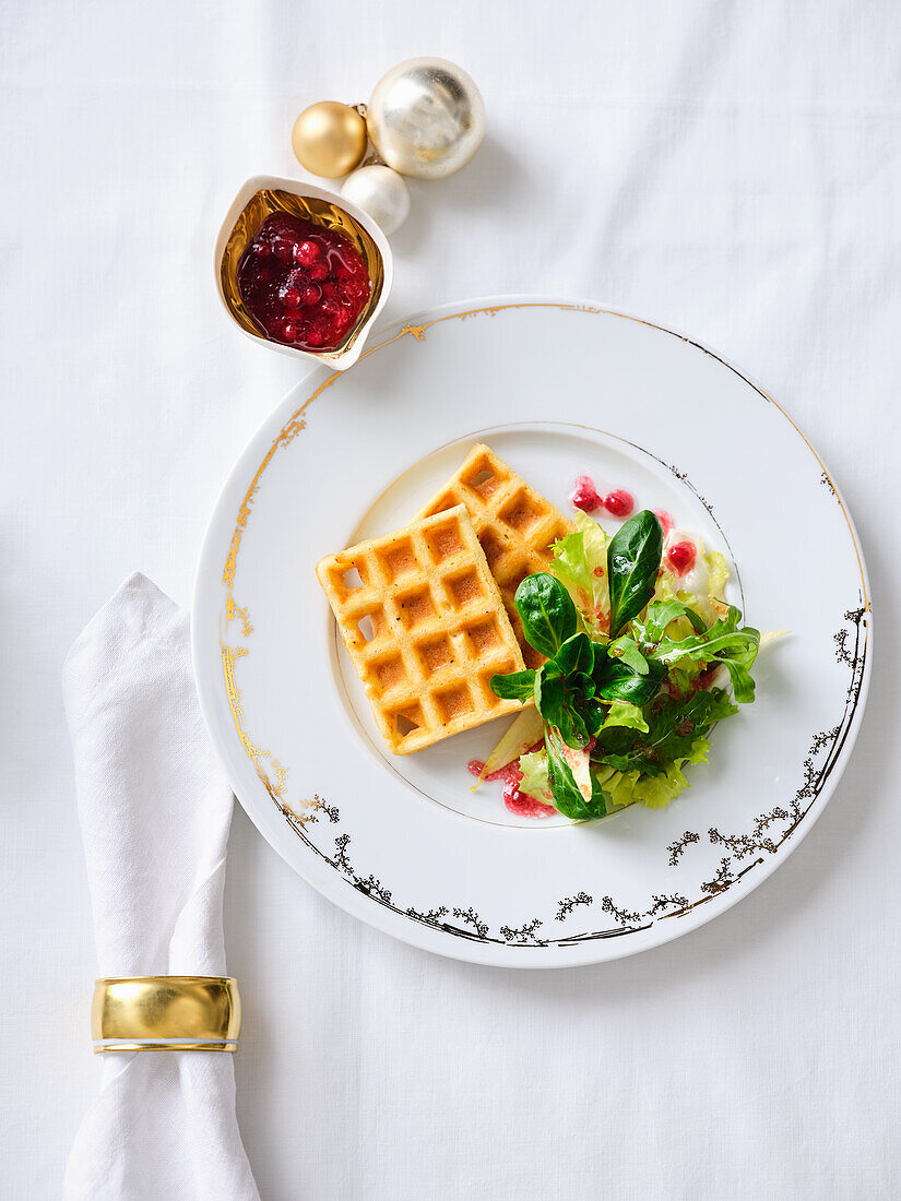 Cheese waffles with lettuce and lingonberry dressing (Christmas)