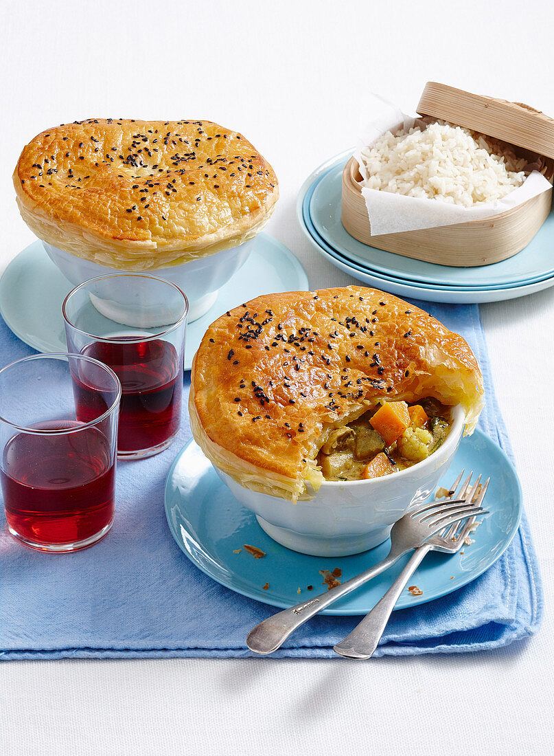 Vegetable curry pot pies