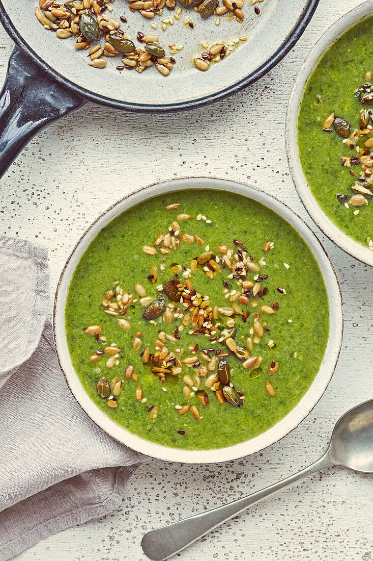 Leek, pea and spinach soup