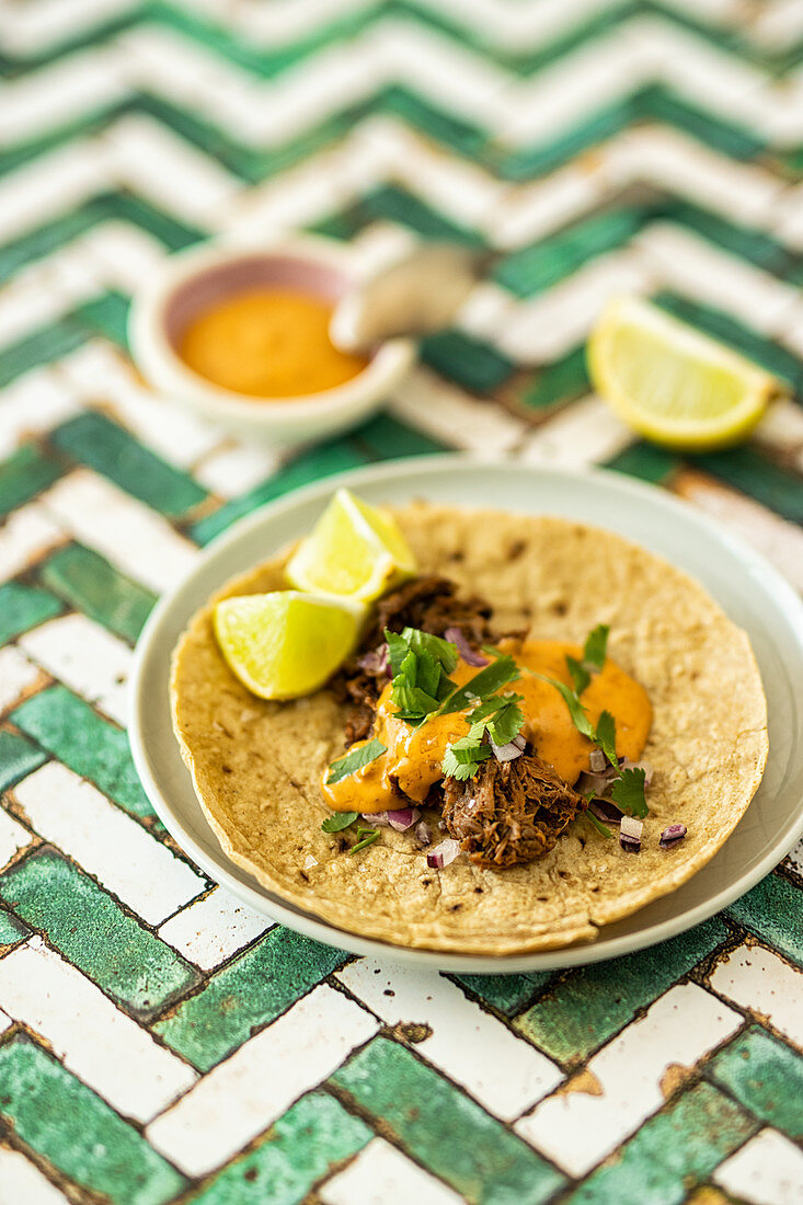 Taco with pulled beef and chipotle mayonnaise (Mexico)