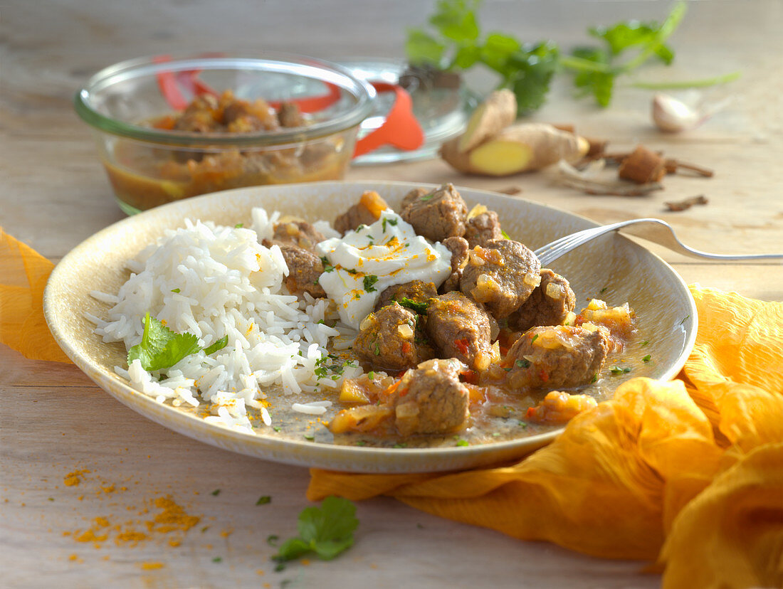 Indisches Curry mit Reis