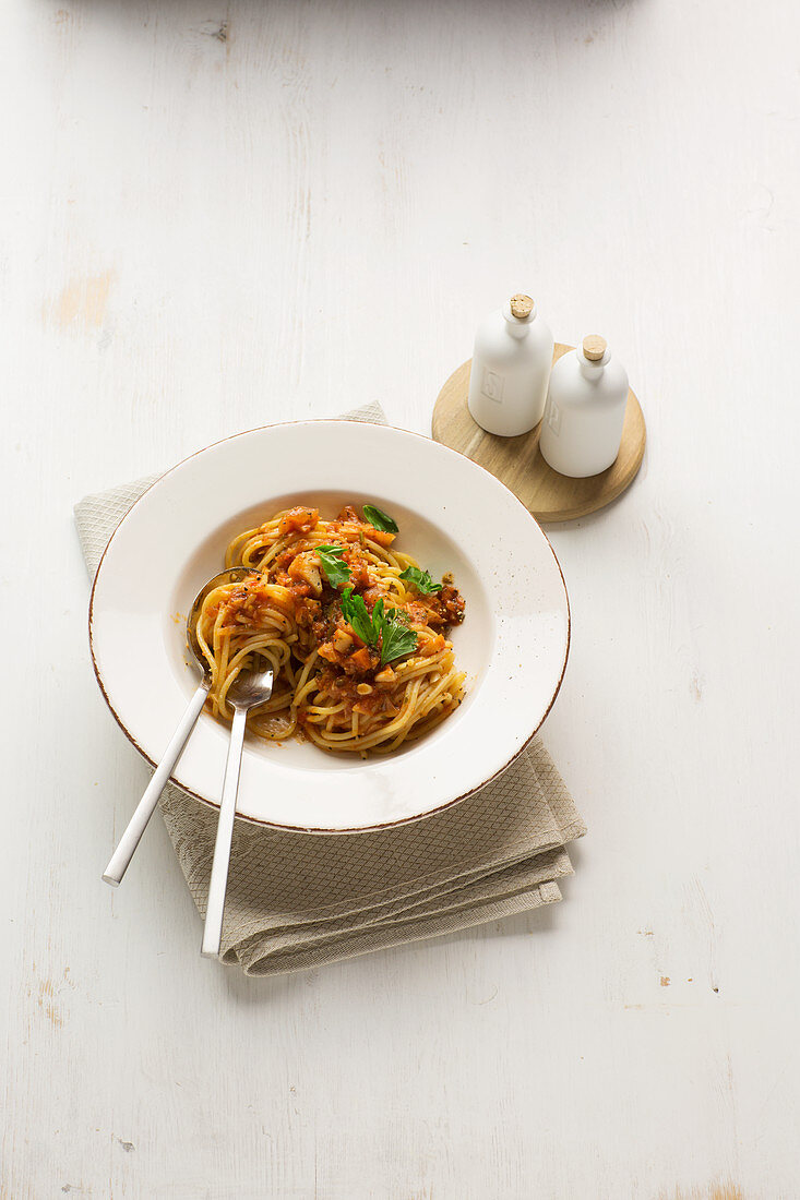 Spaghetti mit Jackfruit-Bolognese