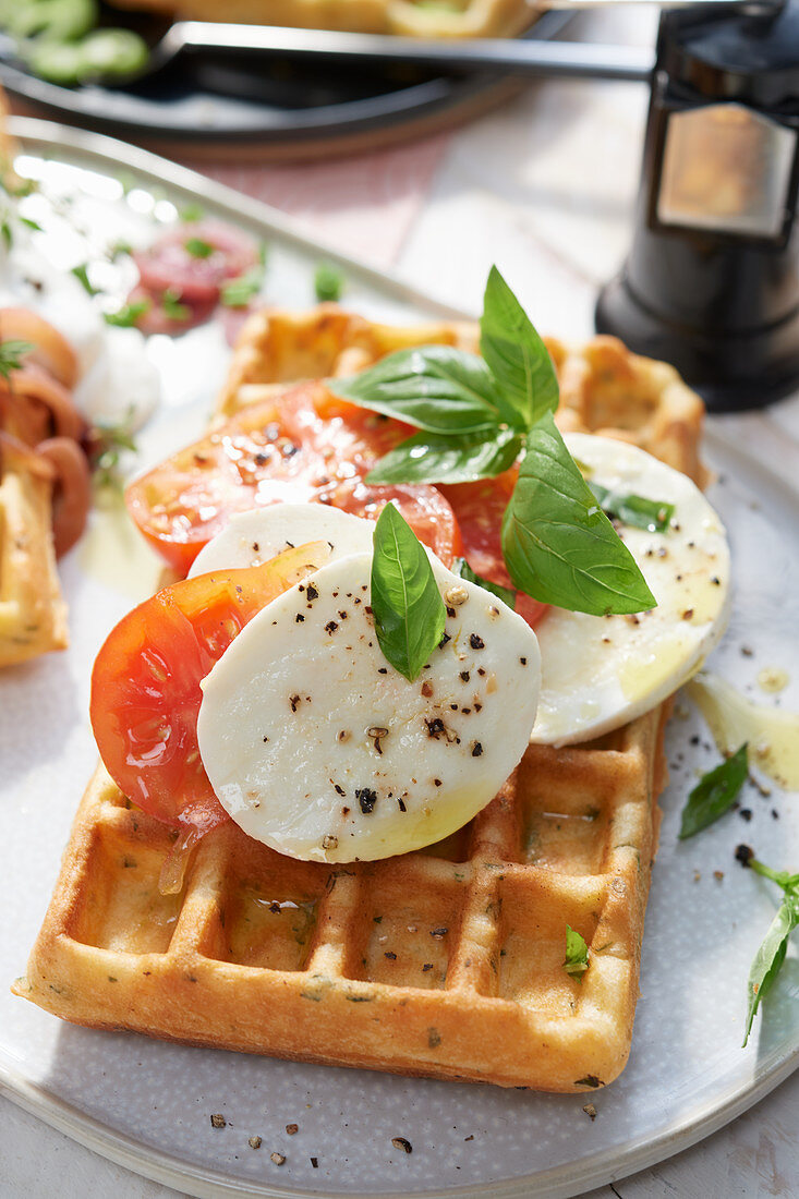 'Caprese' waffles with tomatoes and mozzarella