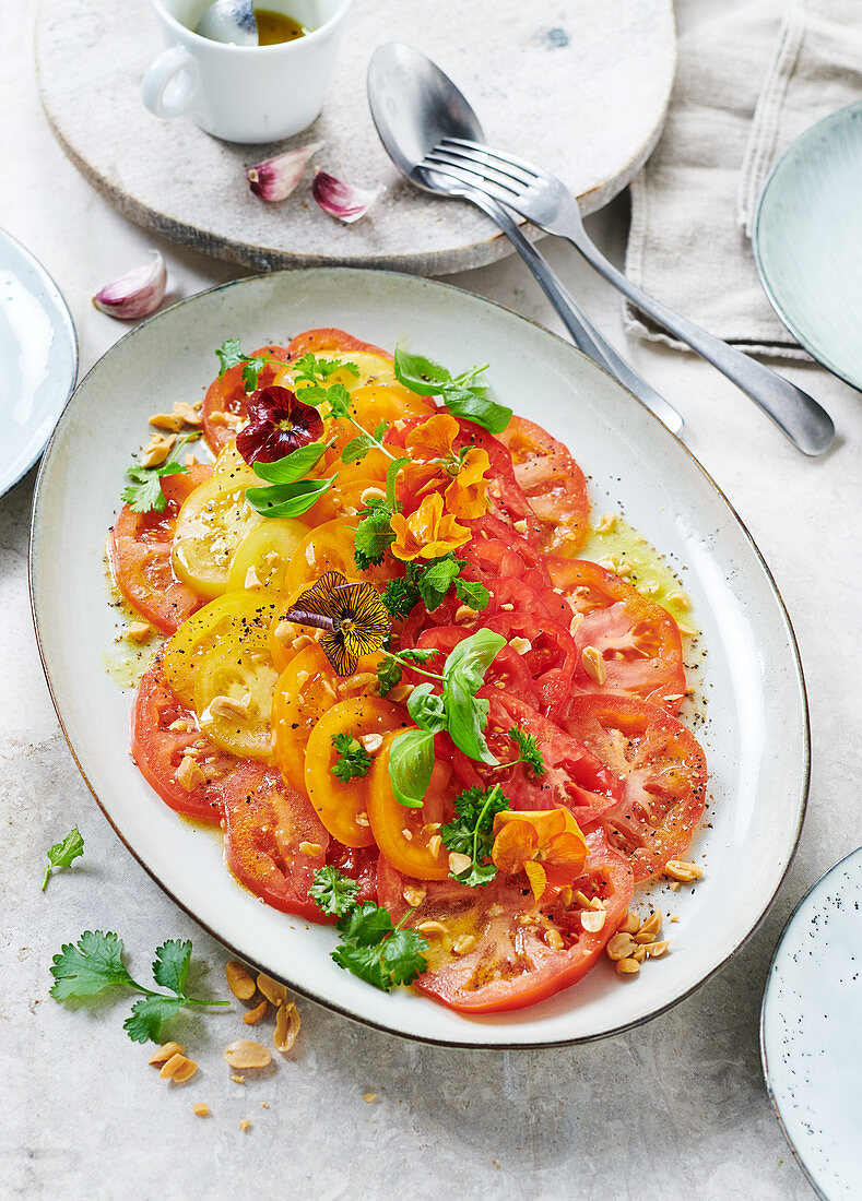 Sommerlicher Tomatensalat