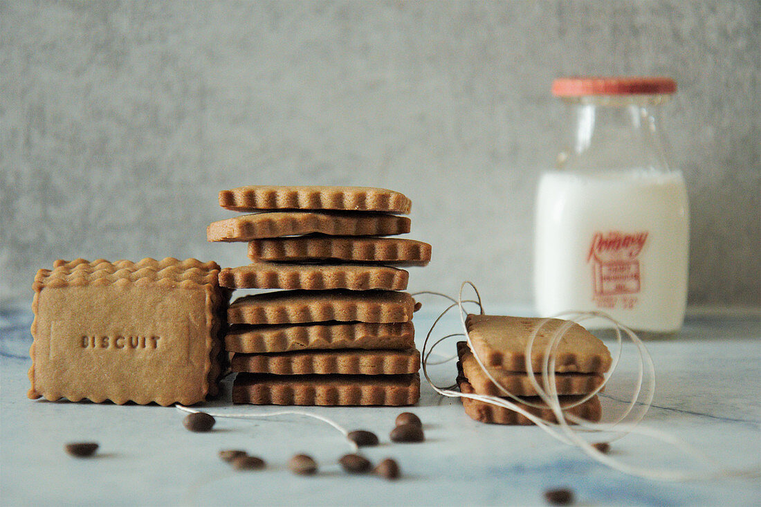Small coffee and shortbread biscuits