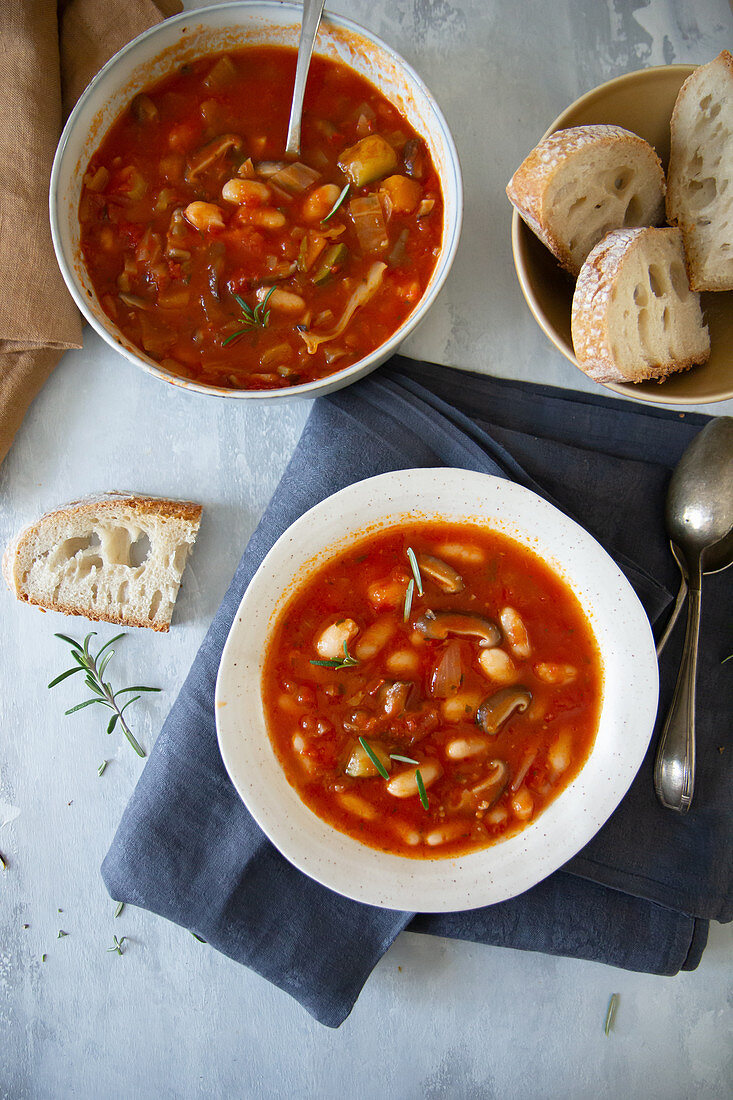 Tomaten-Cannellini-Suppe