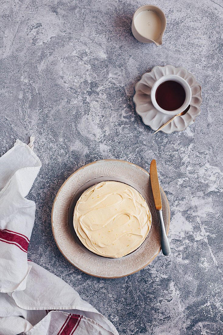 Karottenkuchen mit Zitronen-Frischkäse-Glasur