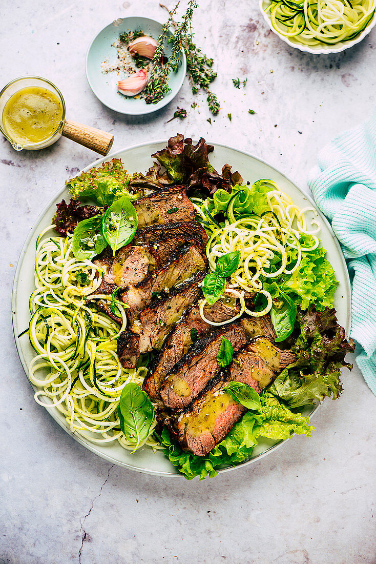 Salad with steak strips and zoodles
