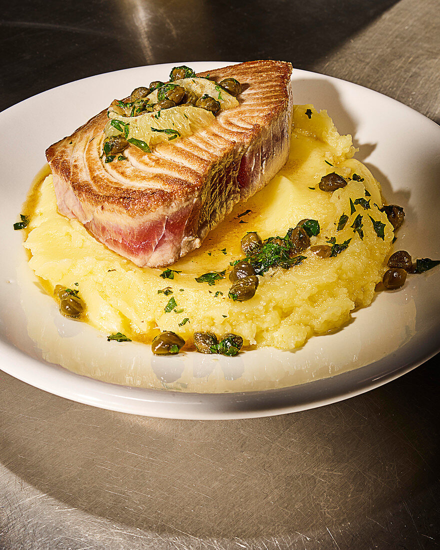 Grenoble-style tuna with mashed potatoes and capers