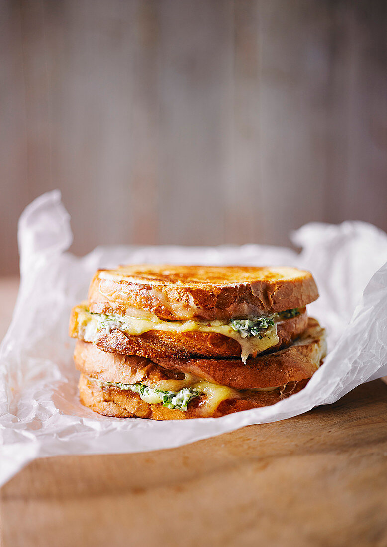 Green chilli grilled cheese sandwich