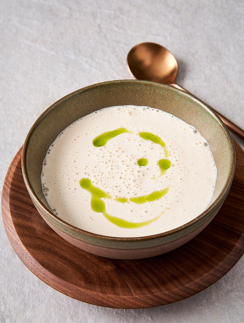 Vegane Petersilienwurzelcremesuppe