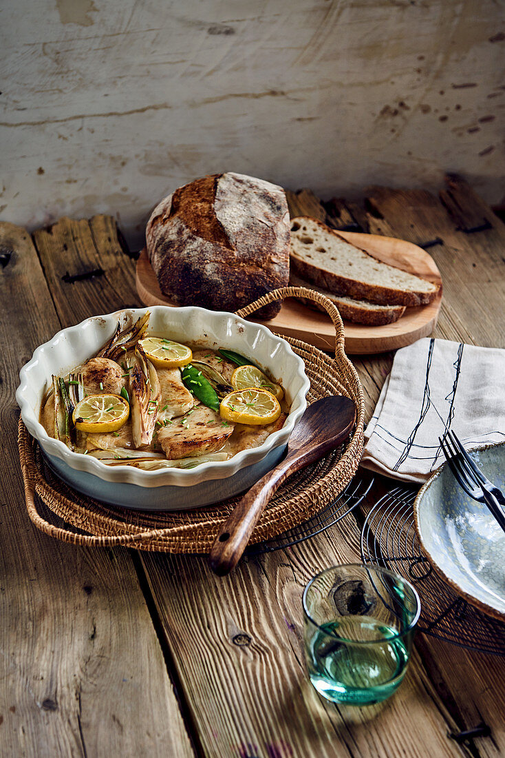 Huhn-Piccata mit Chardonnay-Senfsaue und Gemüse