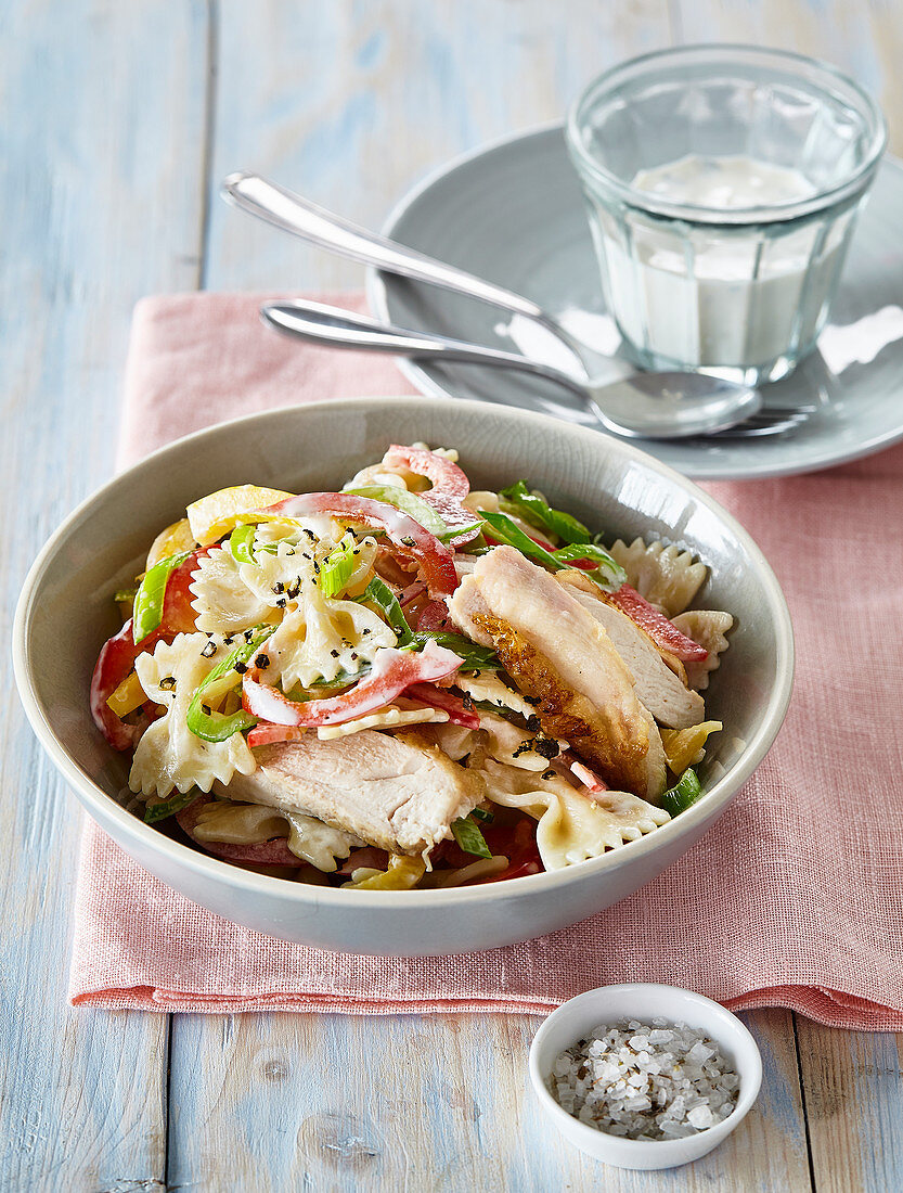 Nudelsalat mit Huhn