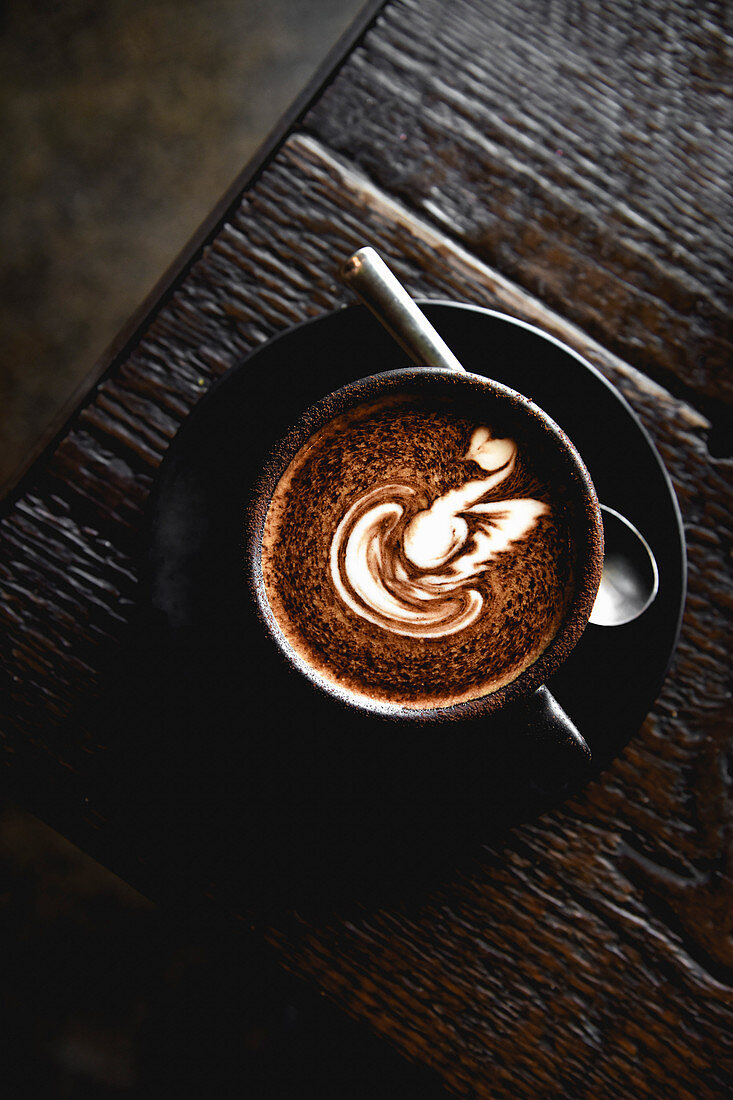Cappuccino mit Muster im Milchschaum